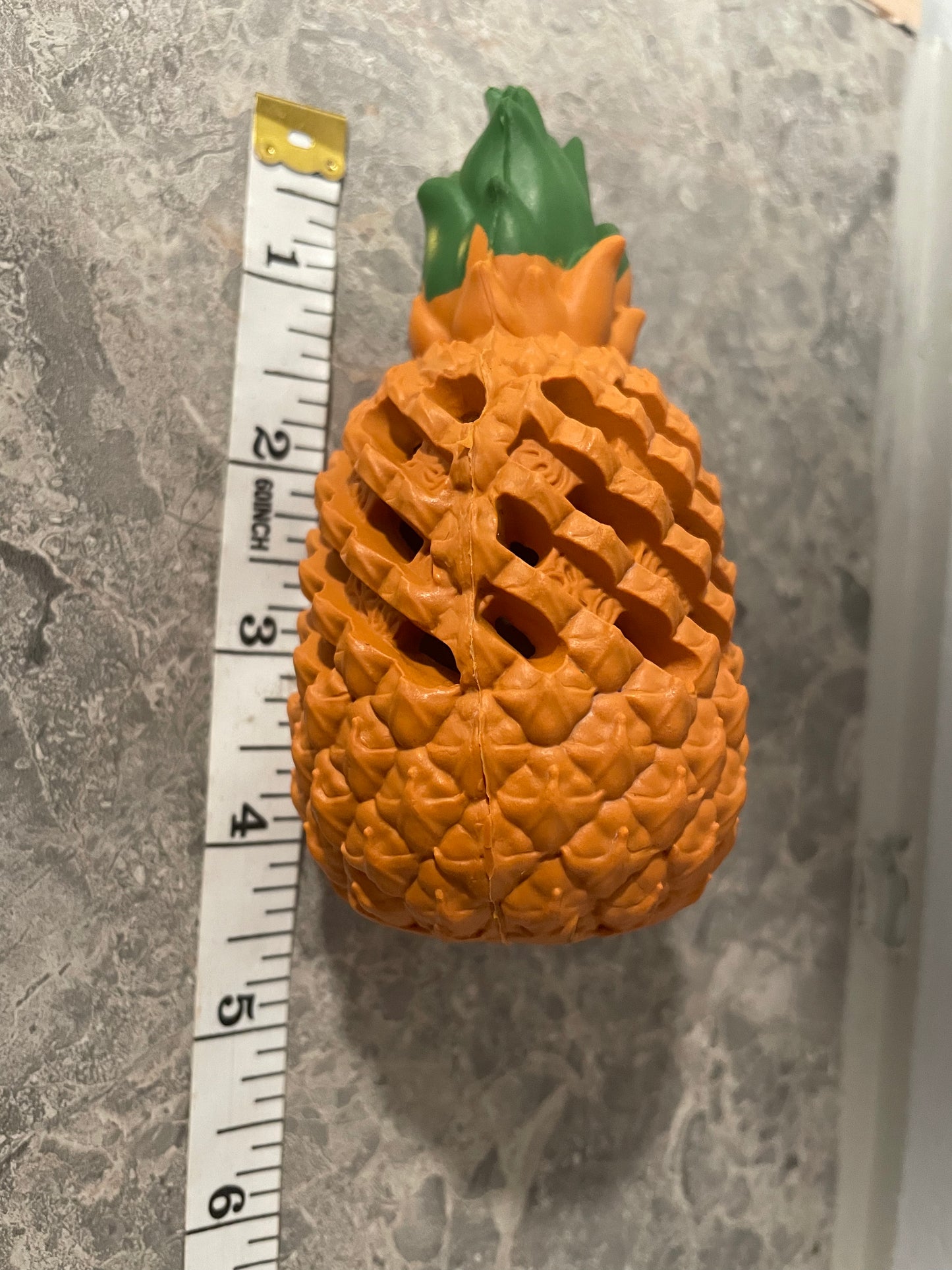 Pineapple Toy Feeder