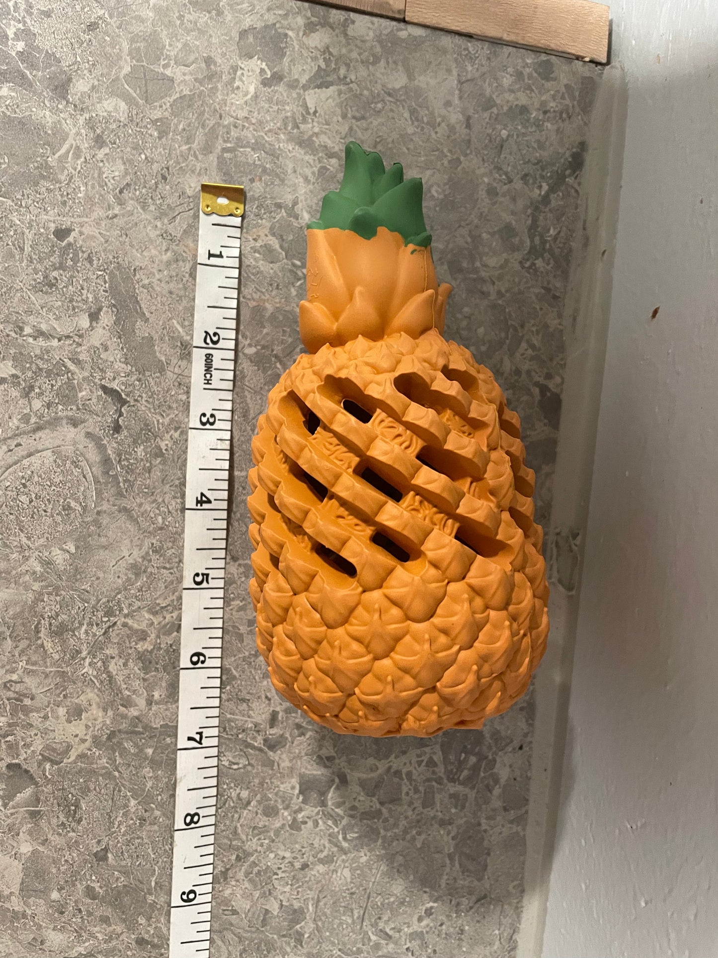 Pineapple Toy Feeder