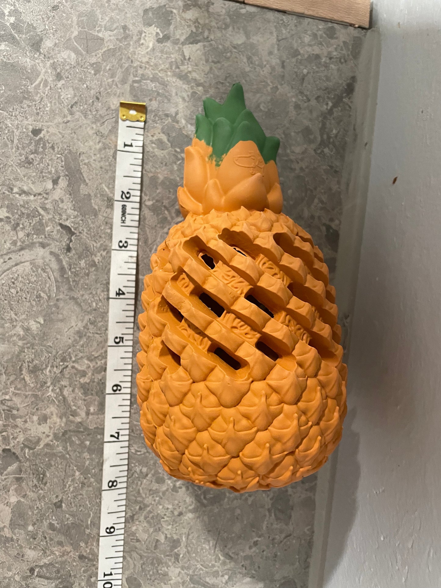 Pineapple Toy Feeder